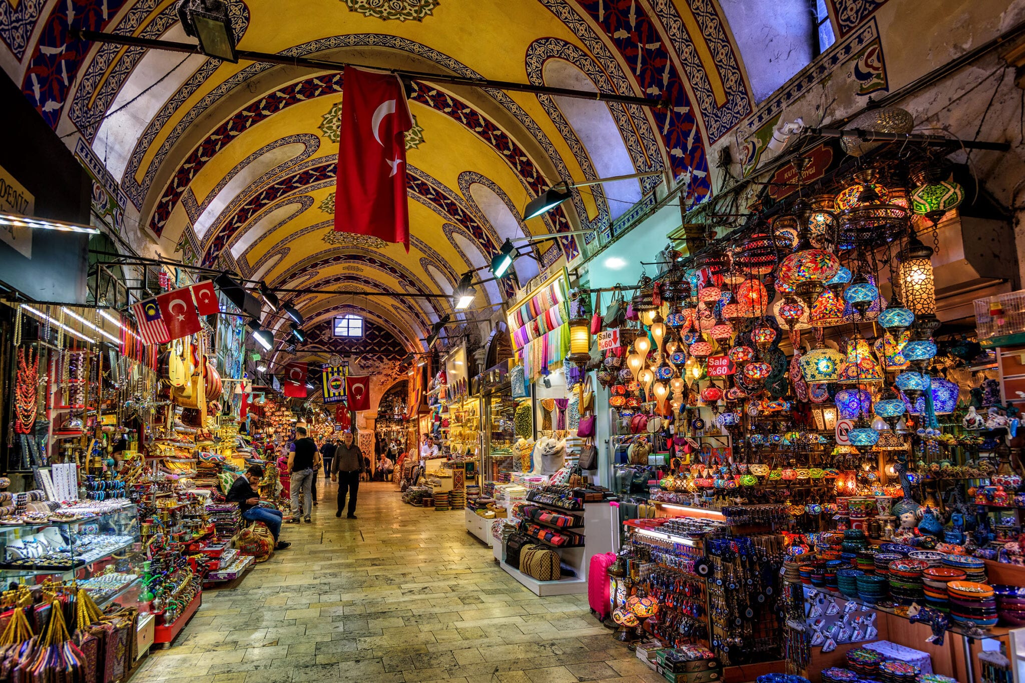 Самый большой маркет. Grand Bazaar Стамбул. Большой базар Гранд-базар Стамбул. Рынок в Стамбуле Гранд базар. Базар в Турции Стамбул.