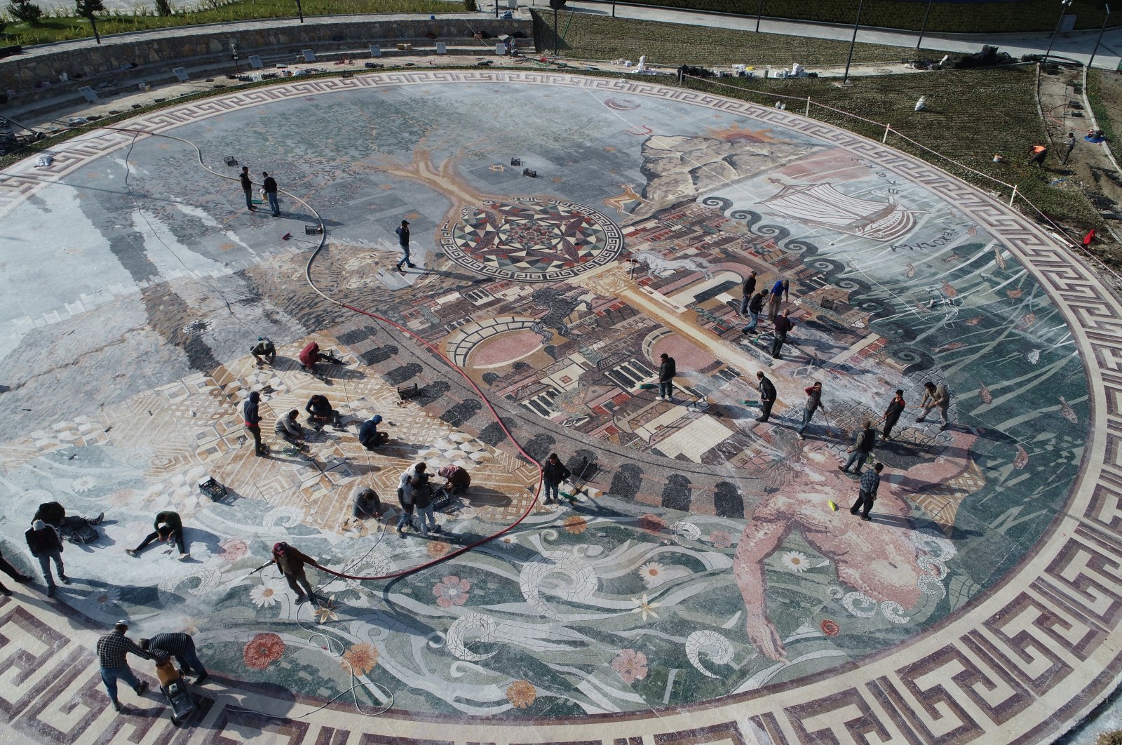 Хатая турция. Огромная мозаика. Мозаики самые большие в мире. Самая большая мозаика в мире. Мозаика культур 2023.